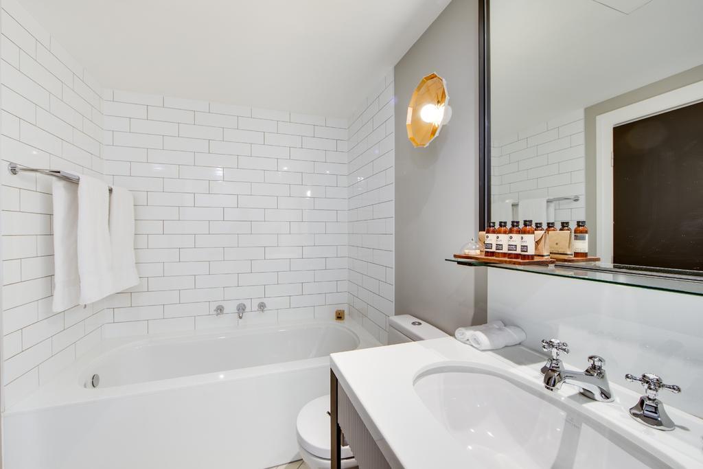 King Studio Suite