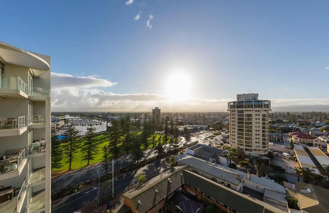 Oaks Glenelg Liberty Suites-1